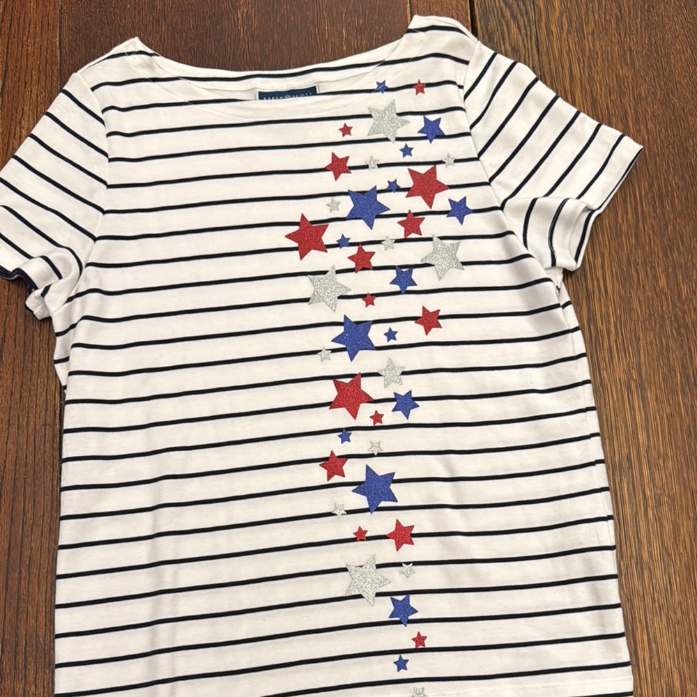🇺🇸Striped T-Shirt with Star Embellishments